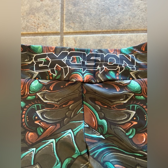 NWT- Excision- Womens Venom Leggings- Seafoam Color, Size Large - Picture 6 of 11